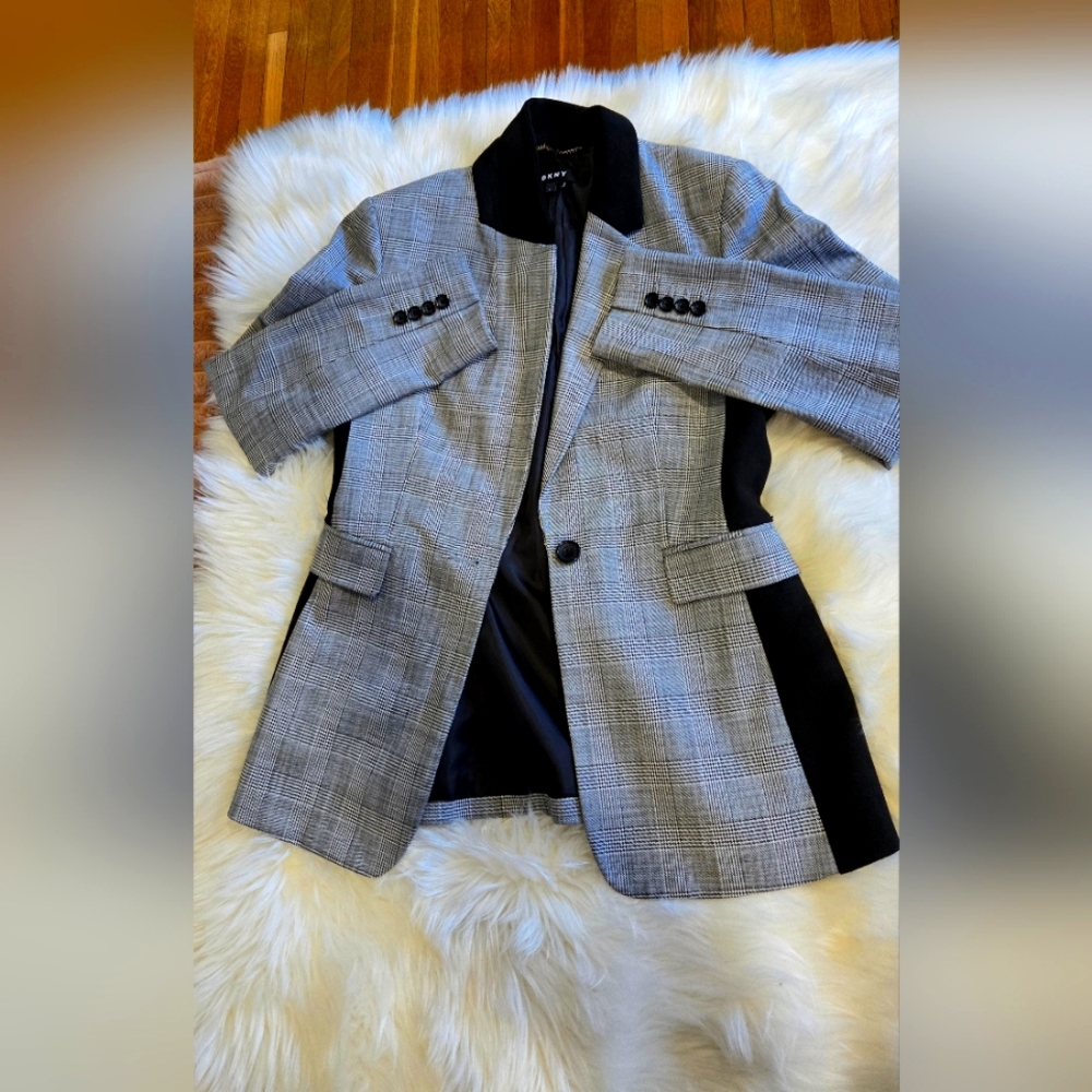 Women's Gray and Black Blazer